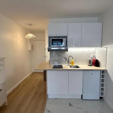 Apartment Super Paris La Defense *