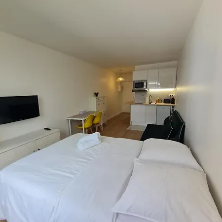Apartment Super Paris La Defense Courbevoie